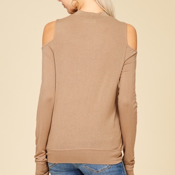 CRESCENT Cold Shoulder Tee NWT - Picture 5 of 6